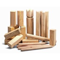 kubb-vikingespil-kendt-under-navnet-kongespil-sjovt-udespil-havespil-for-hele-familien-02.w610.h610.backdrop